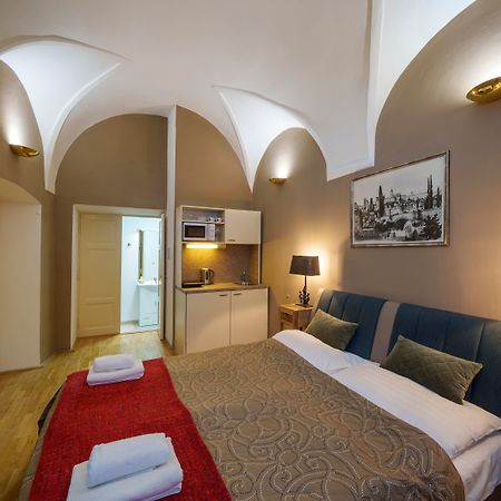 Old Town - Aparthotel Michalska Прага Екстериор снимка