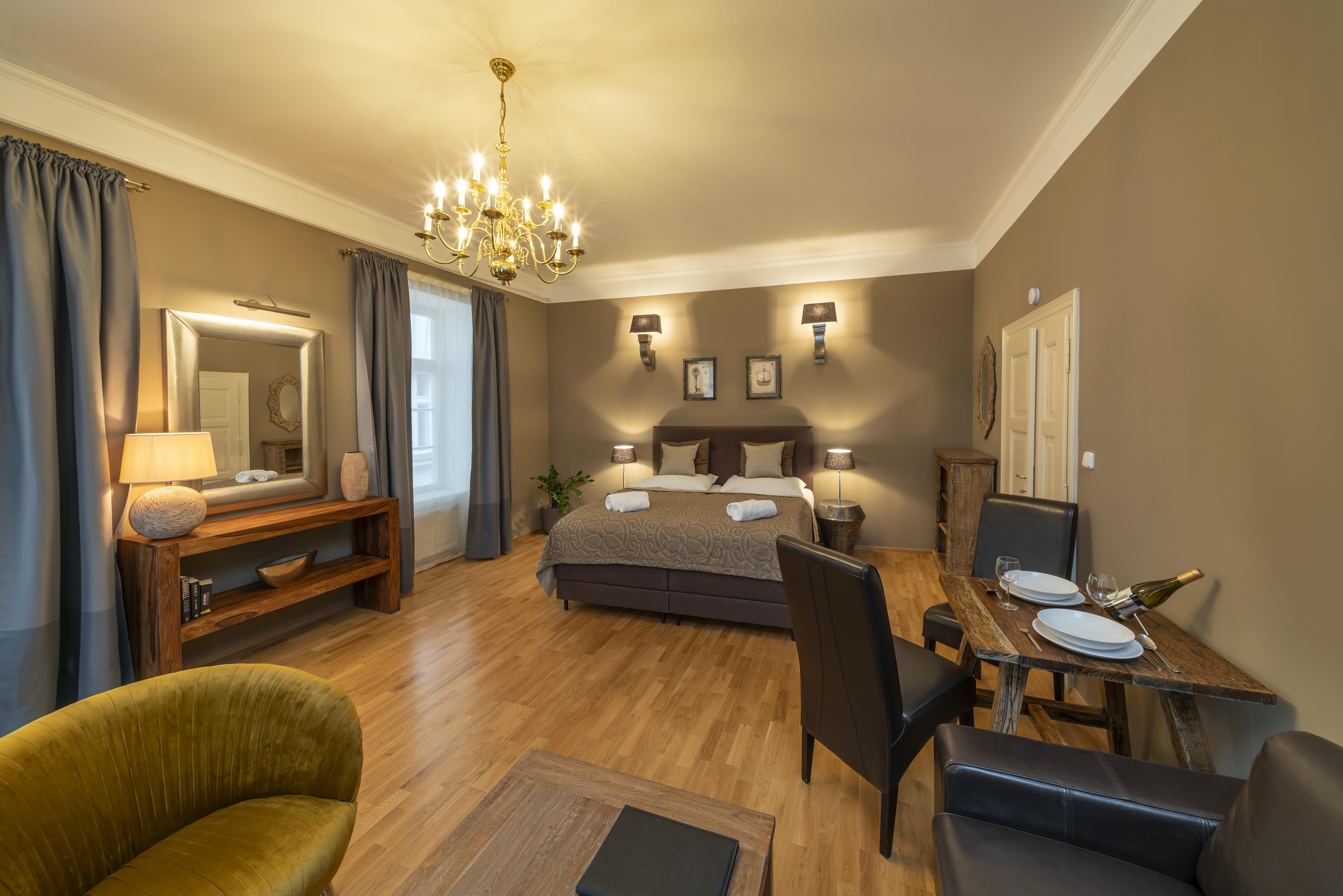 Old Town - Aparthotel Michalska Прага Екстериор снимка