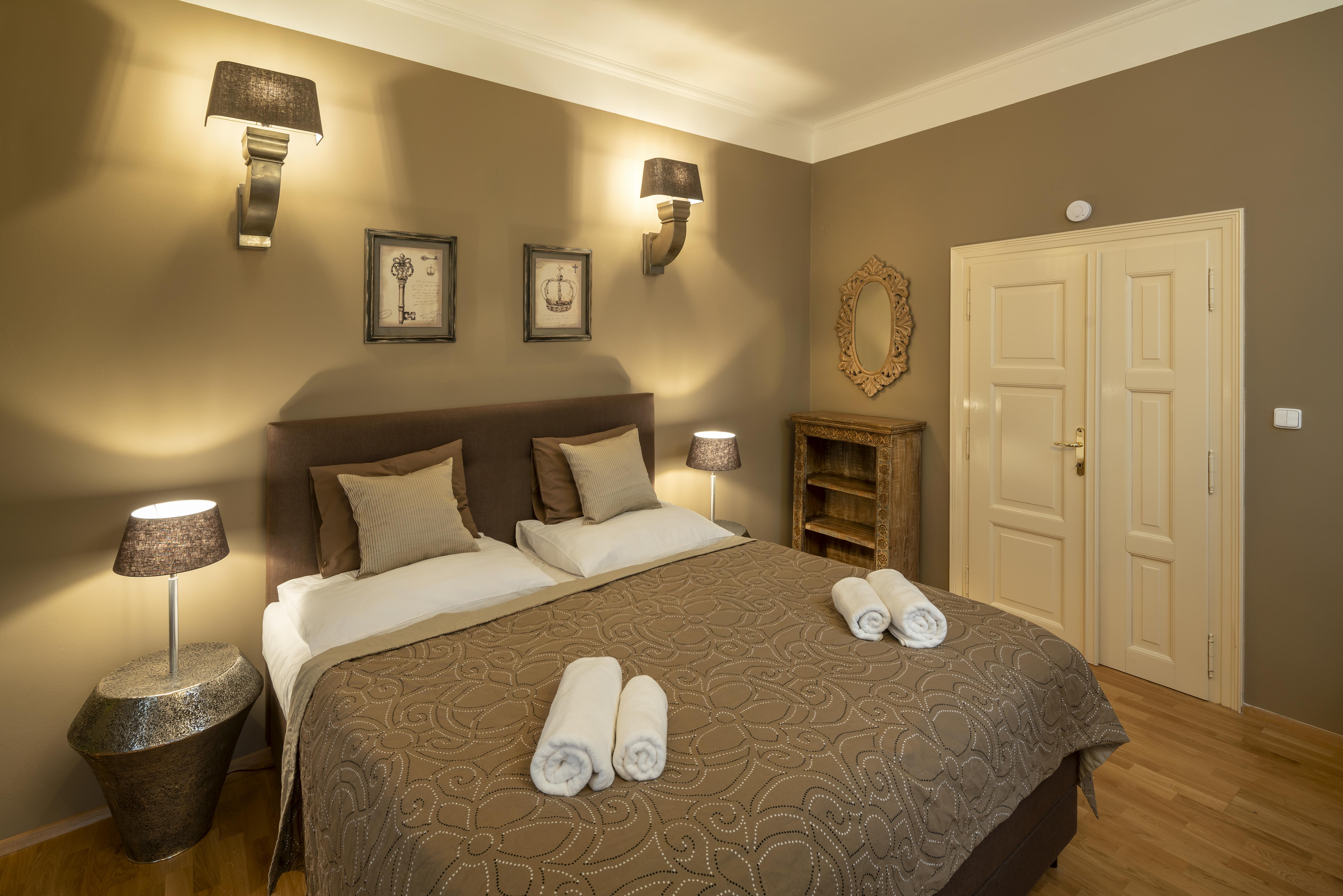 Old Town - Aparthotel Michalska Прага Екстериор снимка