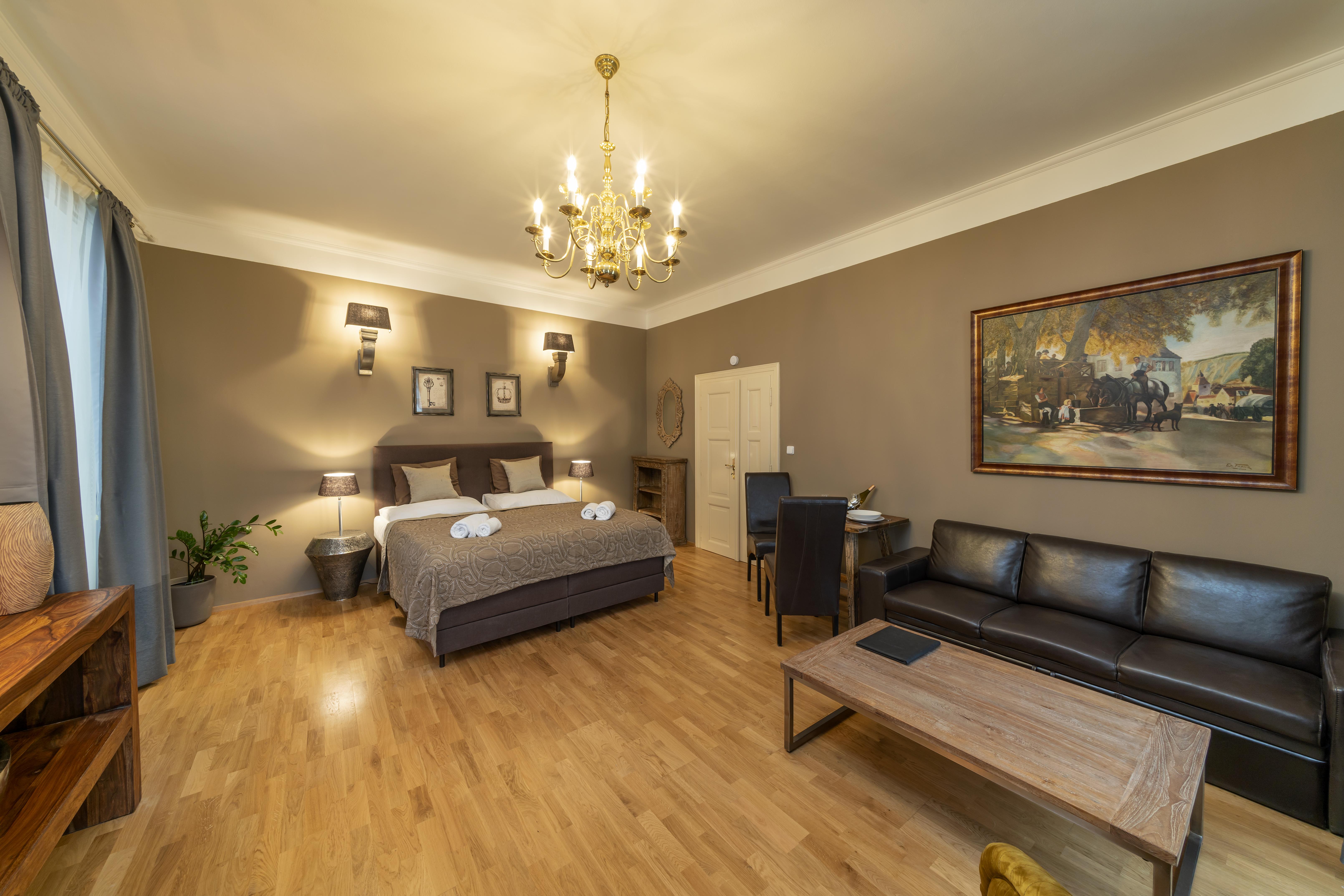 Old Town - Aparthotel Michalska Прага Екстериор снимка