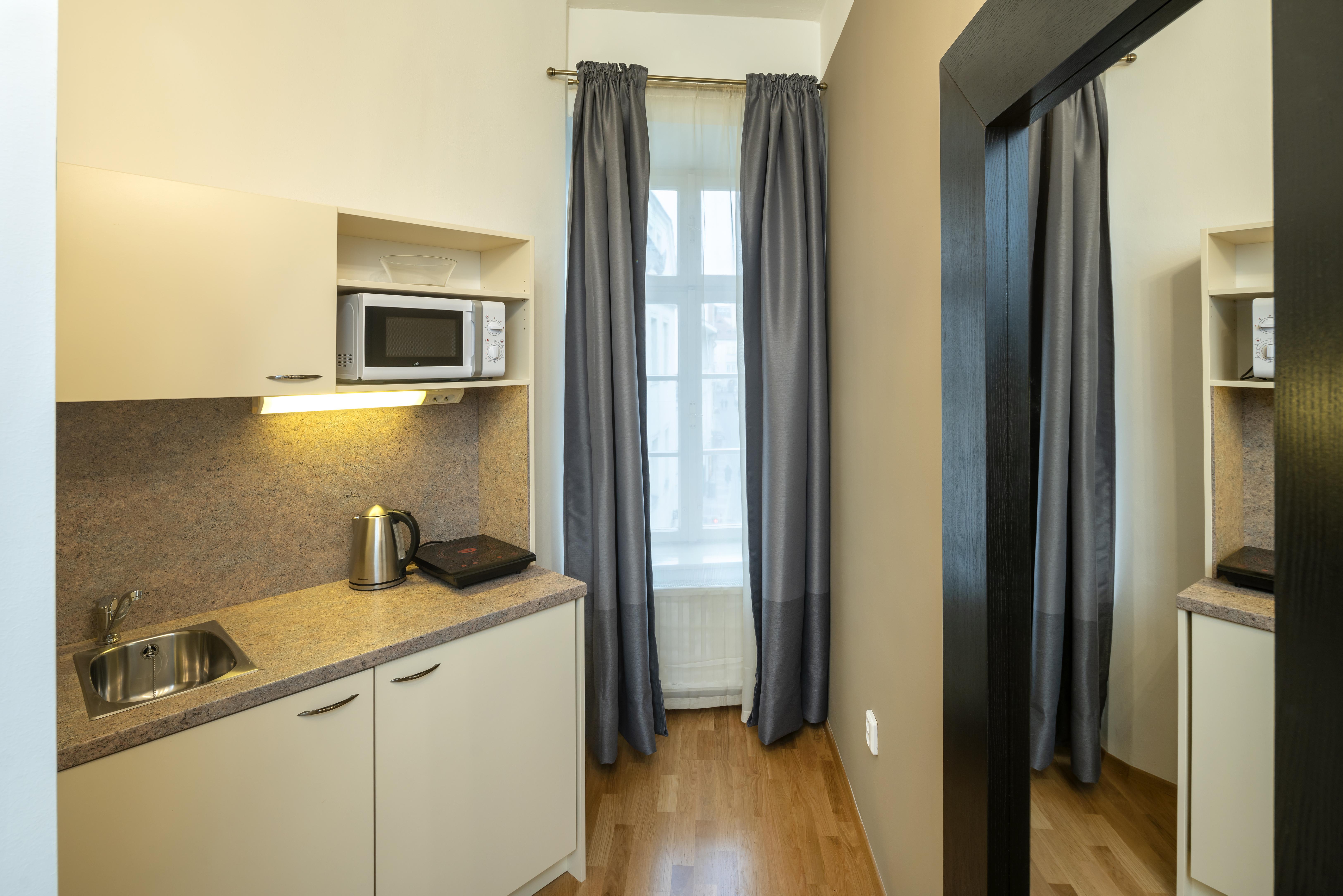Old Town - Aparthotel Michalska Прага Екстериор снимка