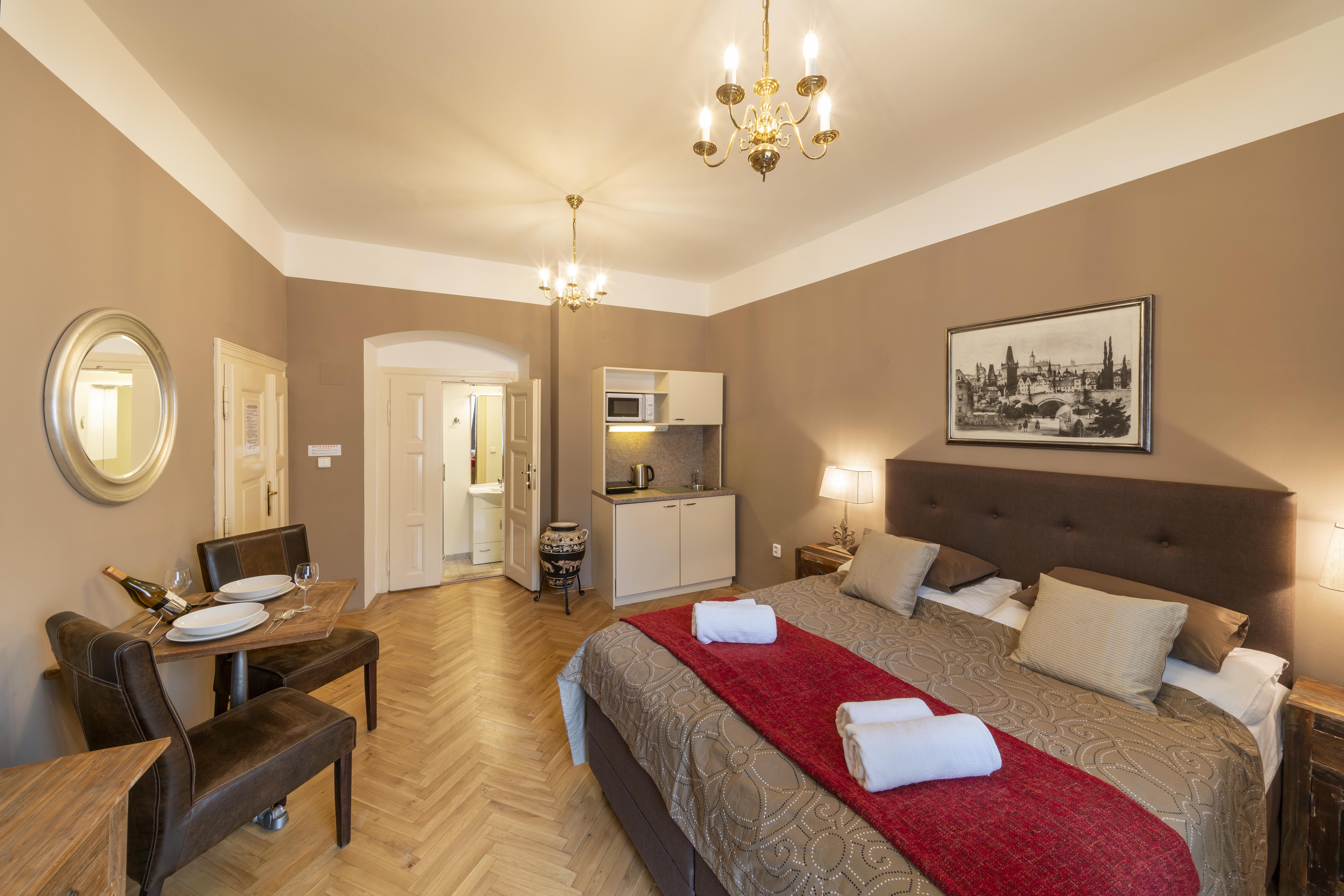 Old Town - Aparthotel Michalska Прага Екстериор снимка