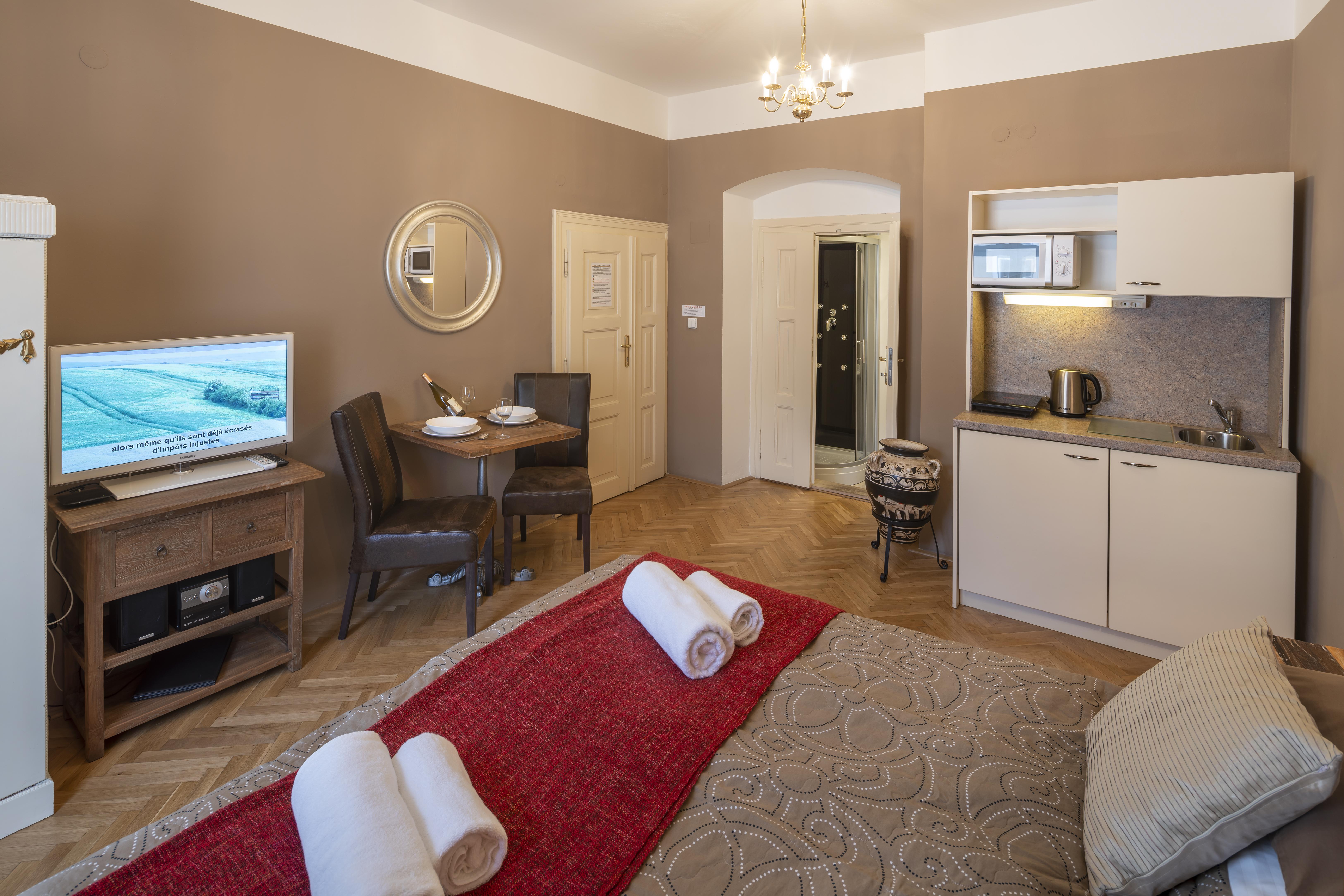 Old Town - Aparthotel Michalska Прага Екстериор снимка