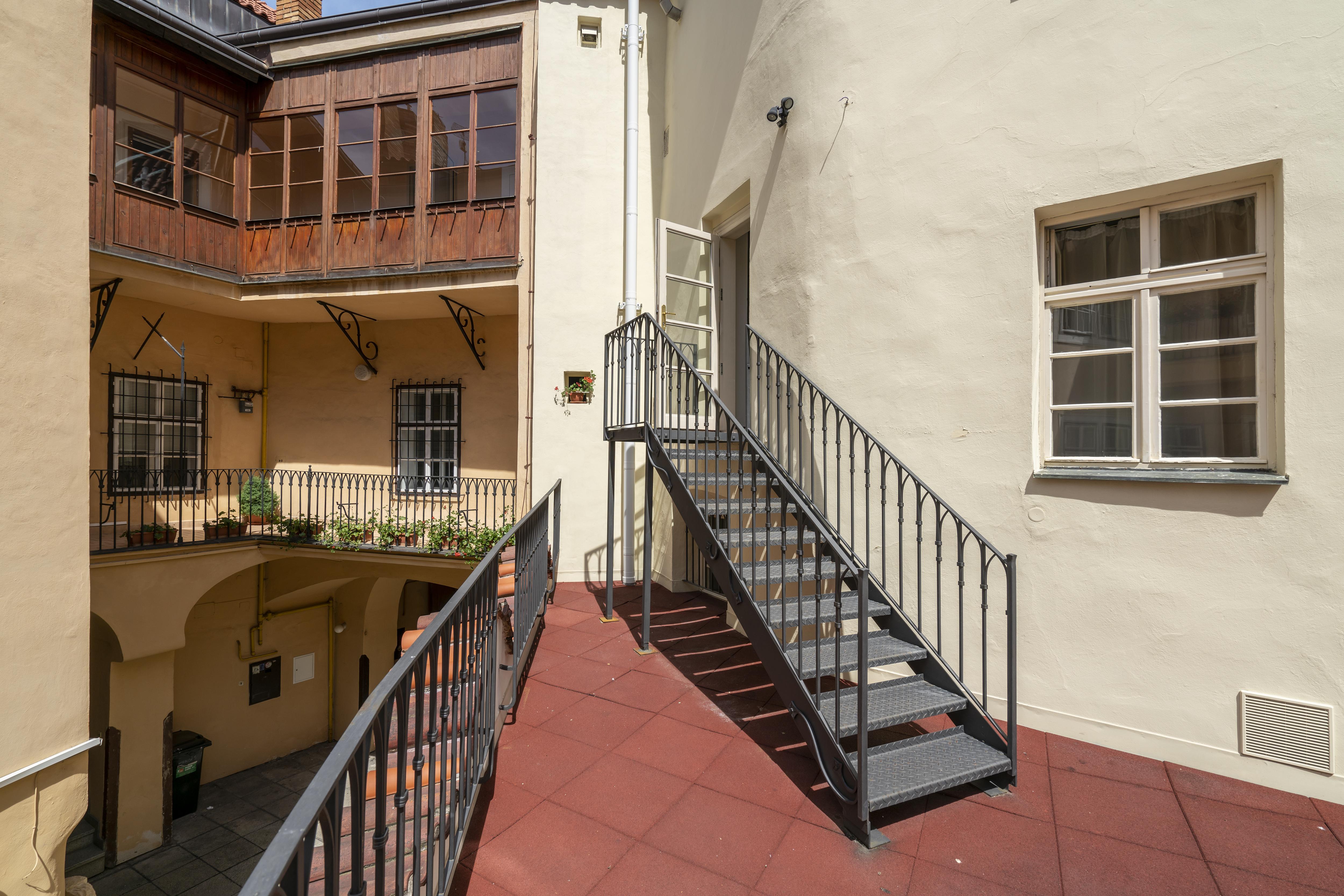 Old Town - Aparthotel Michalska Прага Екстериор снимка