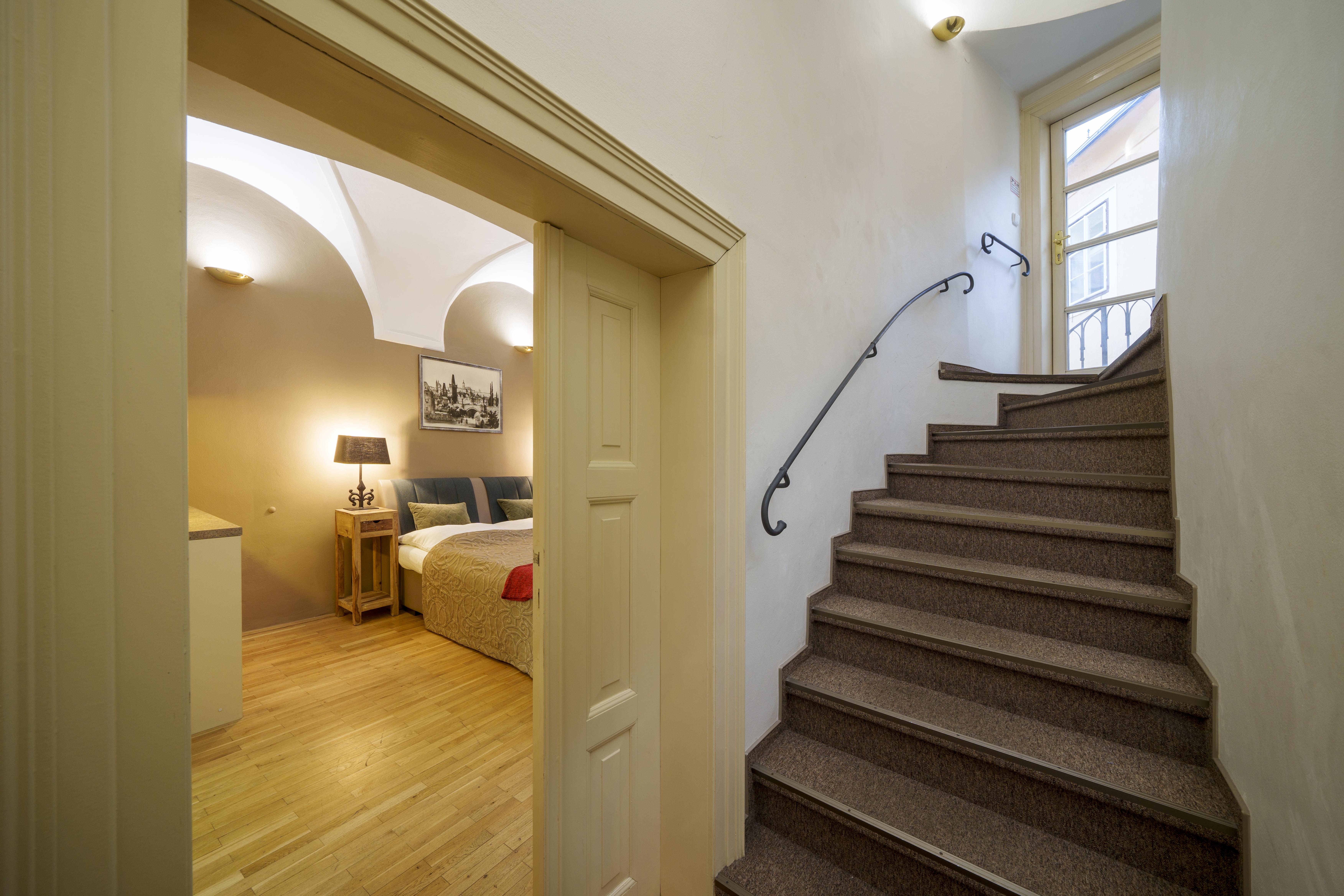 Old Town - Aparthotel Michalska Прага Екстериор снимка