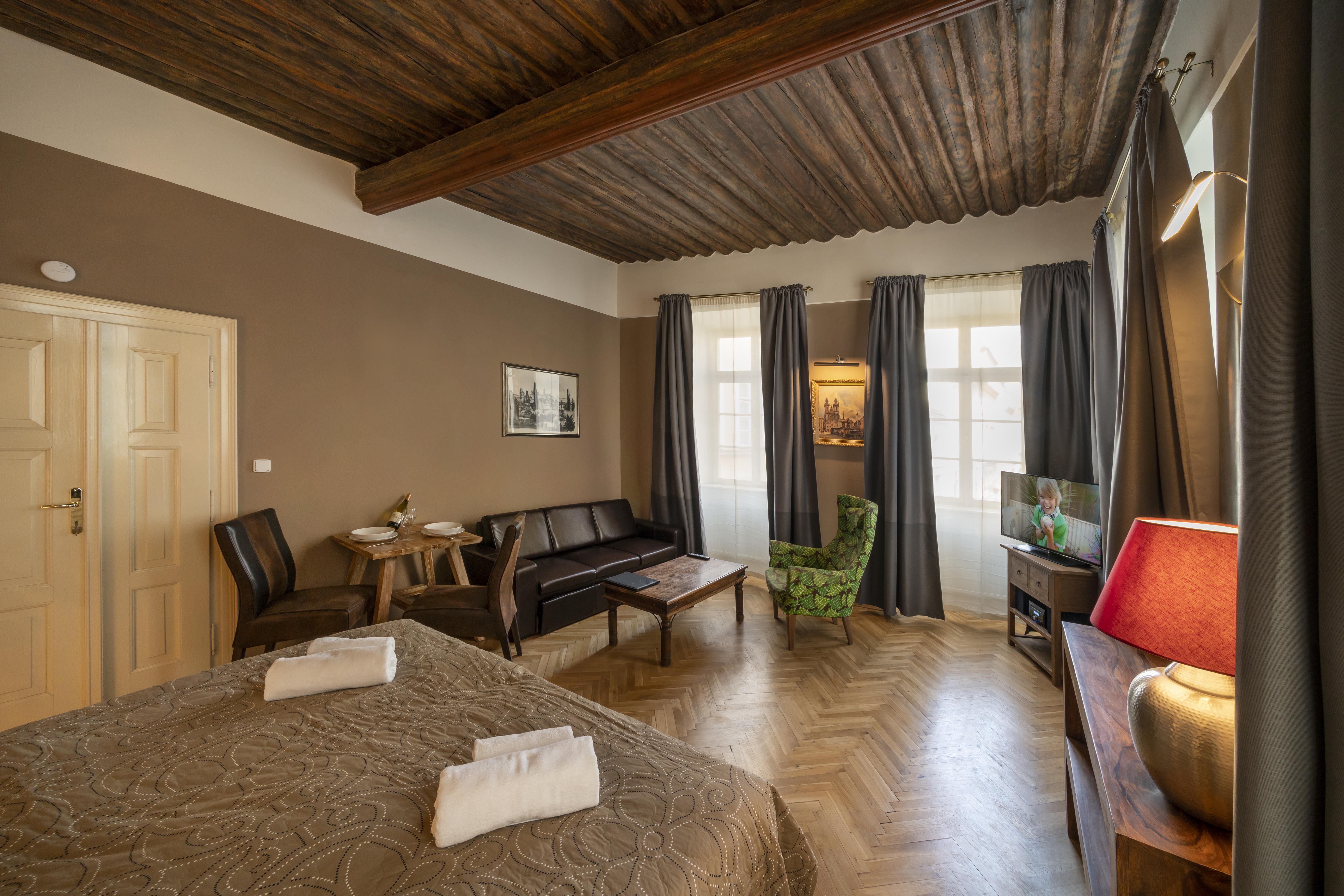 Old Town - Aparthotel Michalska Прага Екстериор снимка
