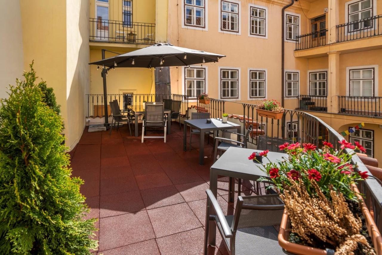 Old Town - Aparthotel Michalska Прага Екстериор снимка