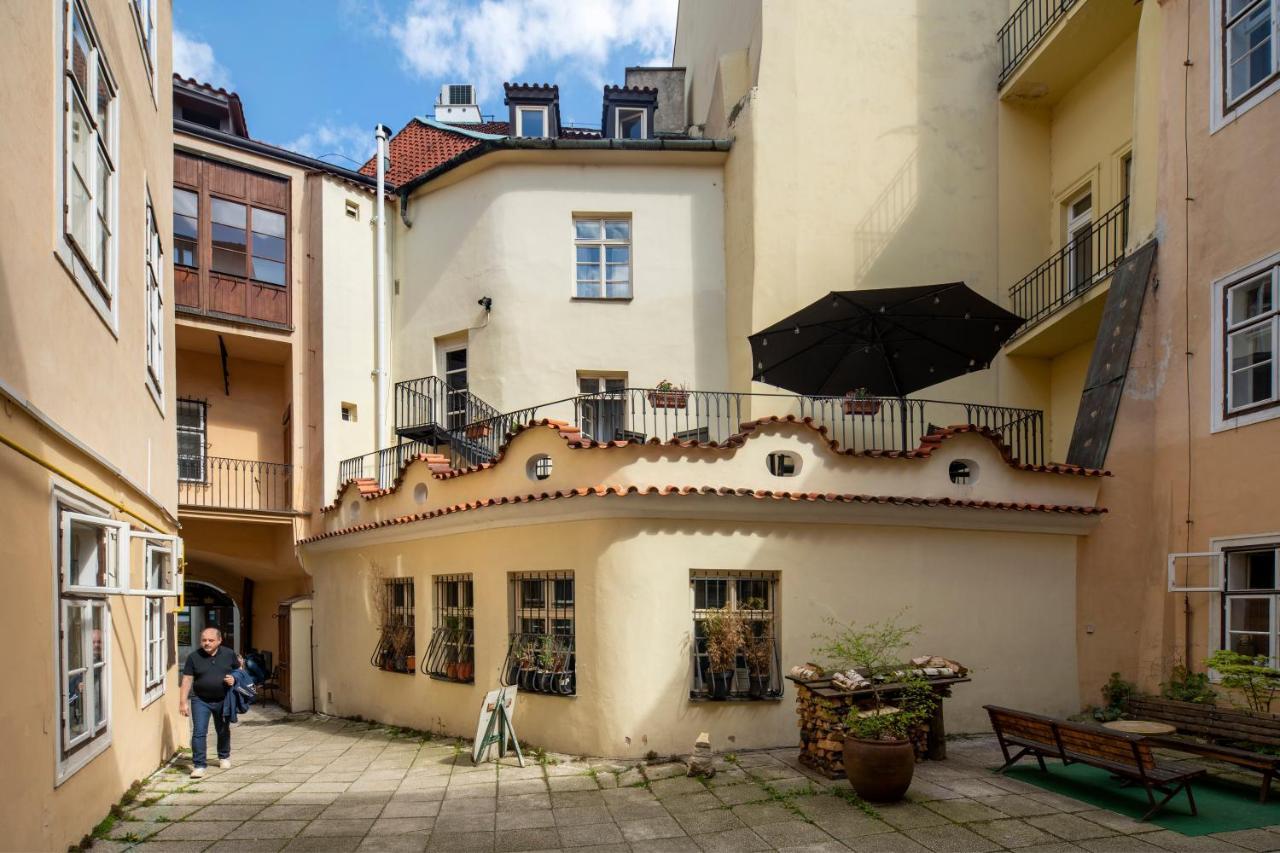 Old Town - Aparthotel Michalska Прага Екстериор снимка