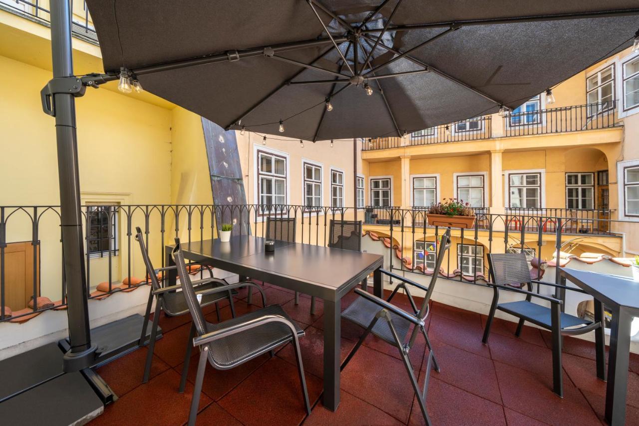 Old Town - Aparthotel Michalska Прага Екстериор снимка
