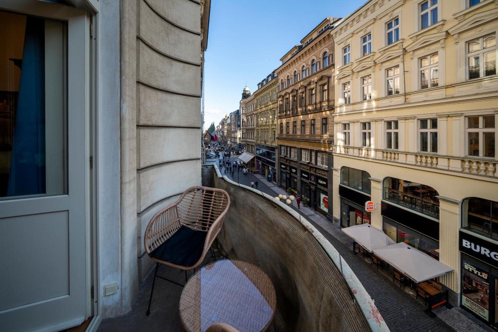 Old Town - Aparthotel Michalska Прага Екстериор снимка