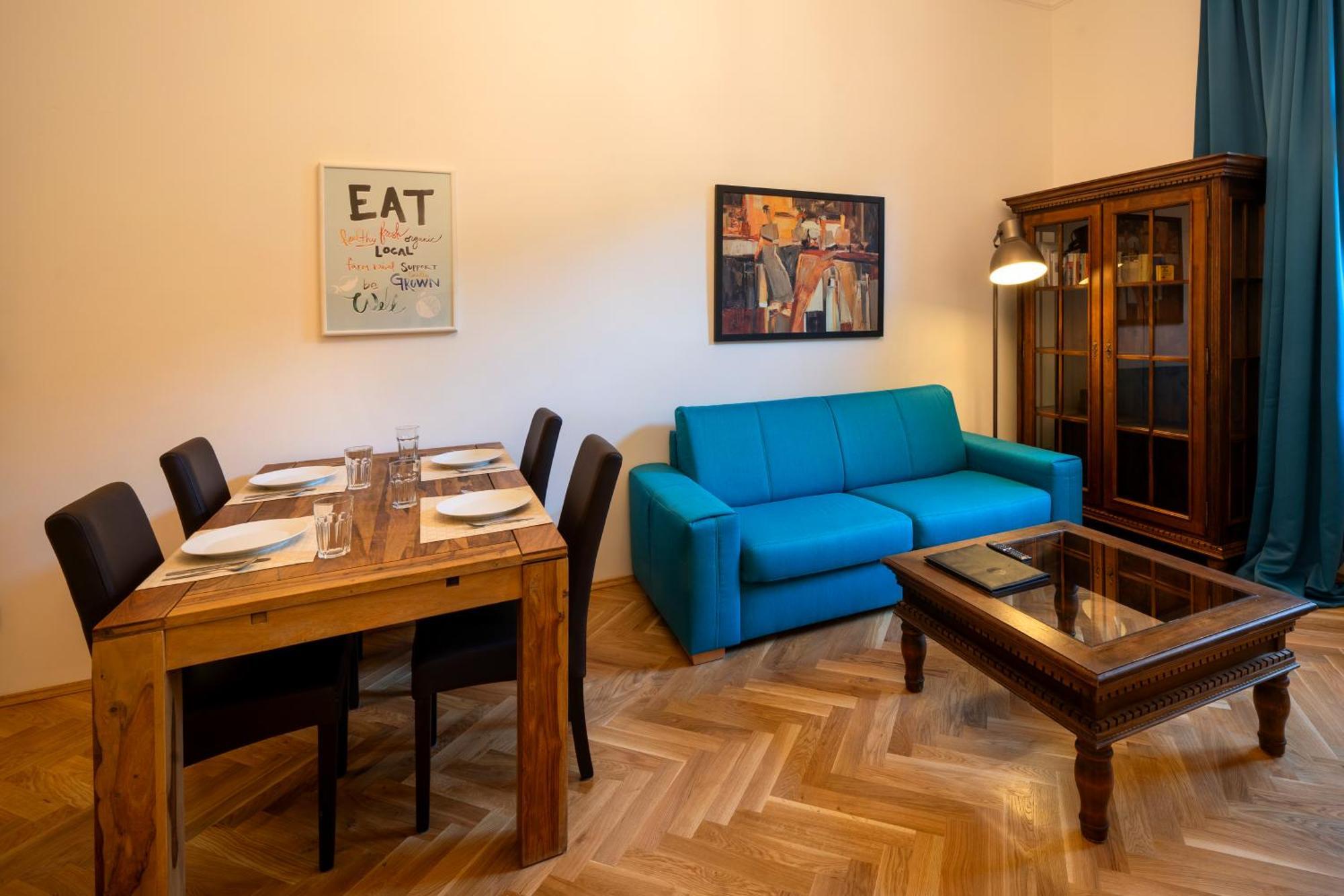 Old Town - Aparthotel Michalska Прага Екстериор снимка