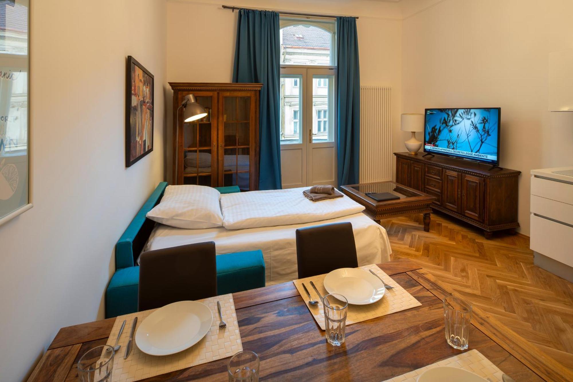 Old Town - Aparthotel Michalska Прага Екстериор снимка