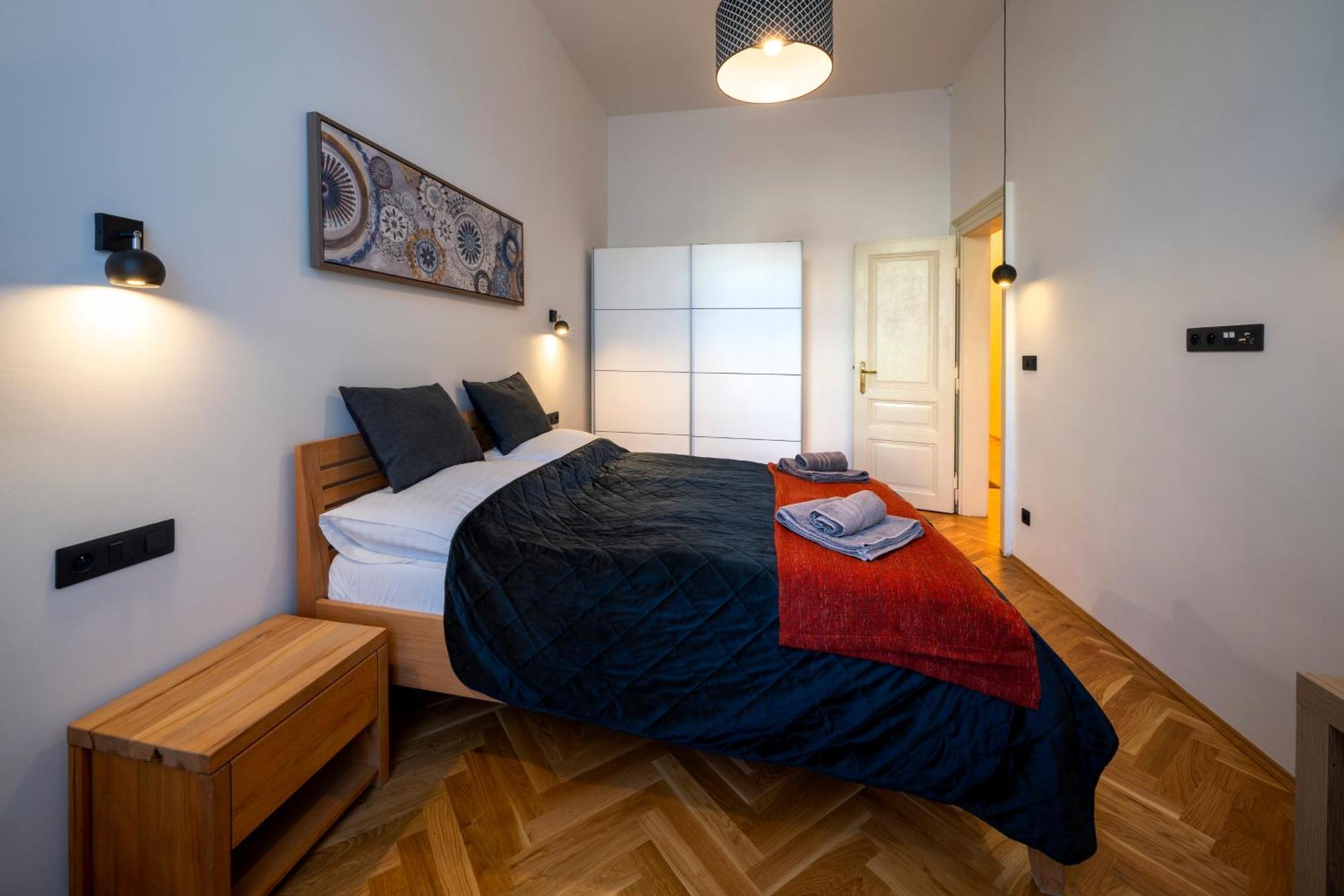 Old Town - Aparthotel Michalska Прага Екстериор снимка