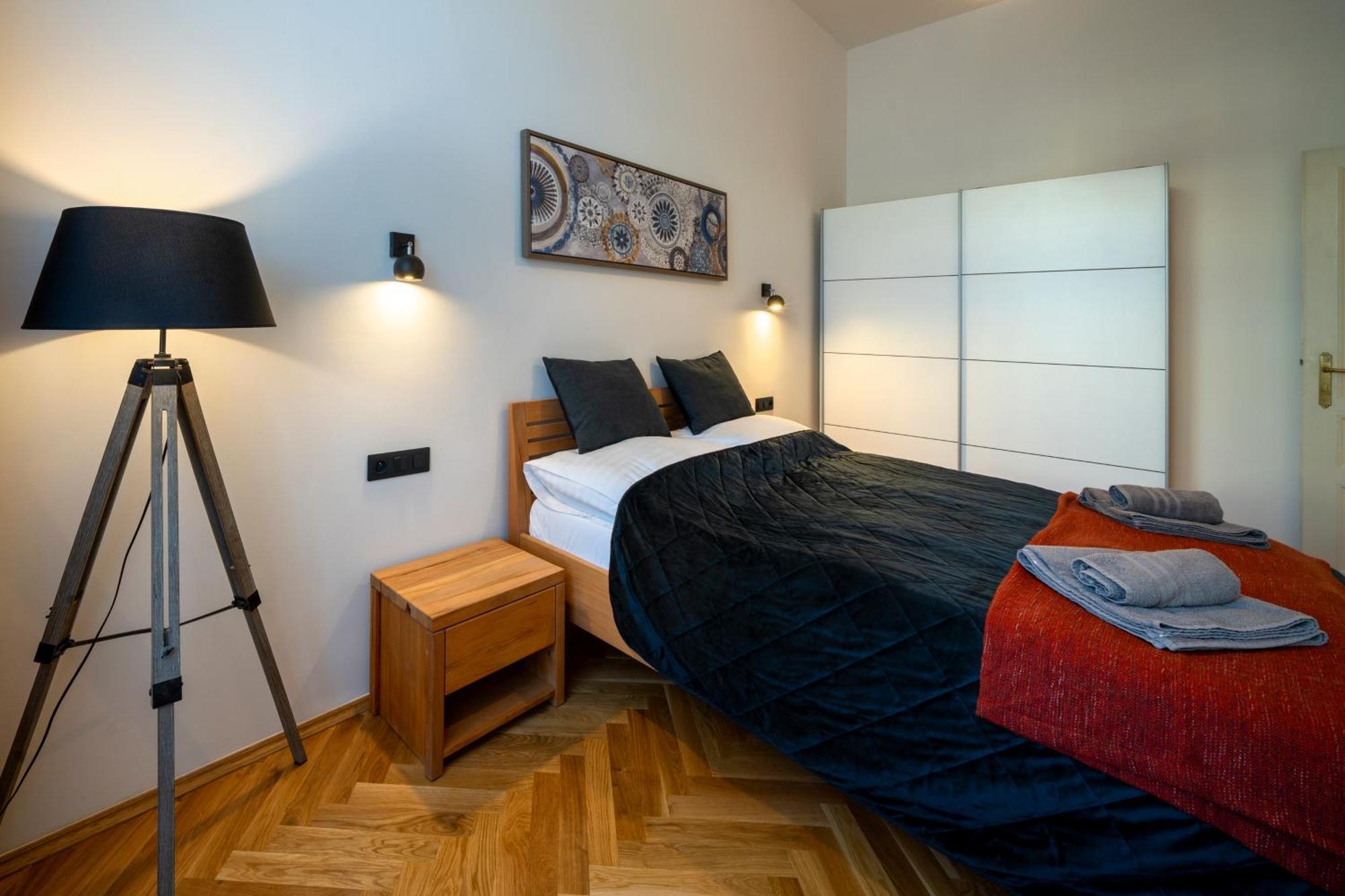 Old Town - Aparthotel Michalska Прага Екстериор снимка