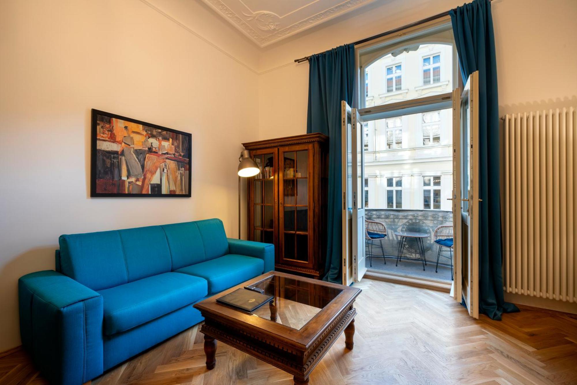 Old Town - Aparthotel Michalska Прага Екстериор снимка